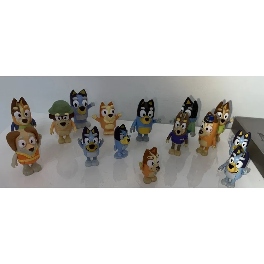 (4/J2))15 Bluey Figure Lot! Toys